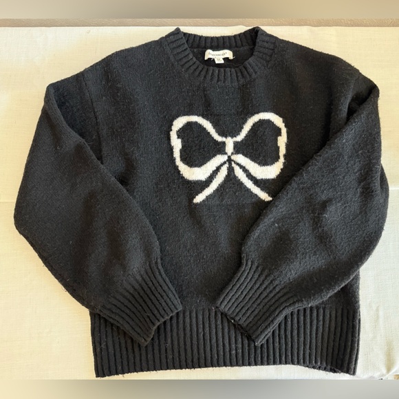 Francesca's Collections Charcoal Sweater - Picture 1 of 2